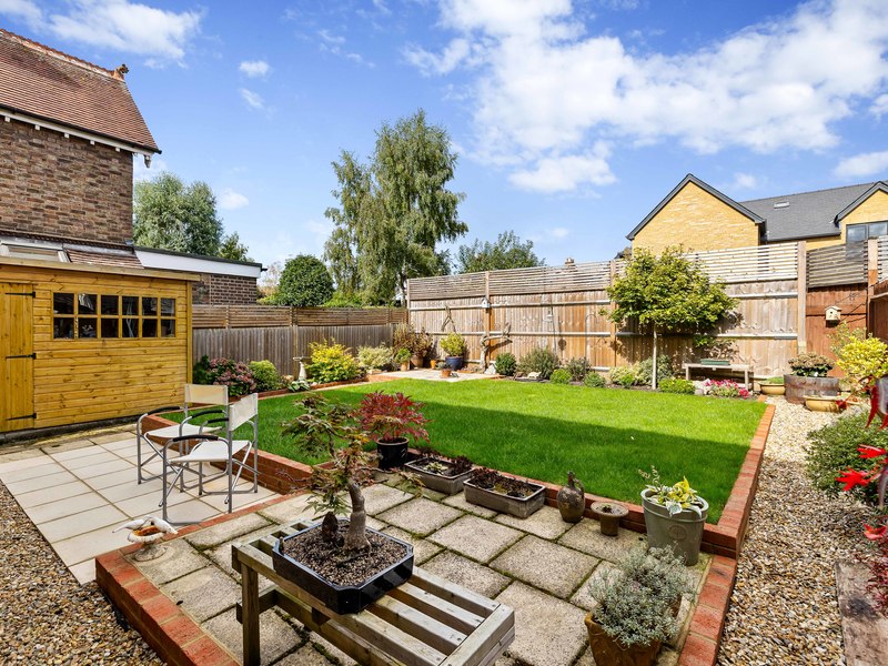 2 bed Apartment For Sale in Reigate, Surrey