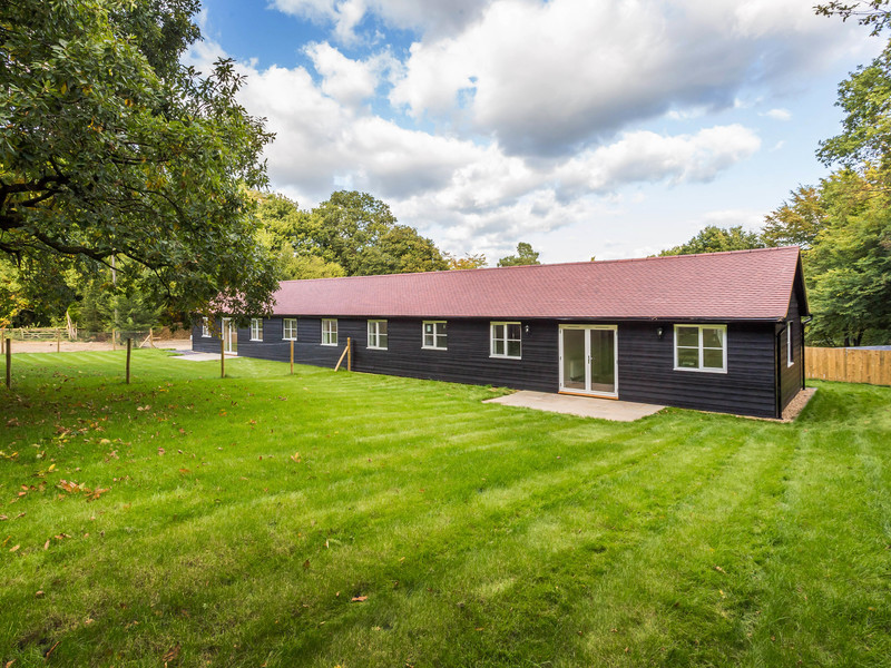 2 bed Bungalow - Detached For Sale in Billingshurst, West Sussex - 2