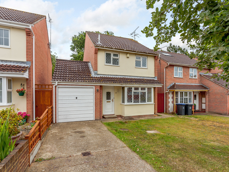 3 bed House - Detached For Sale in Worthing, West Sussex