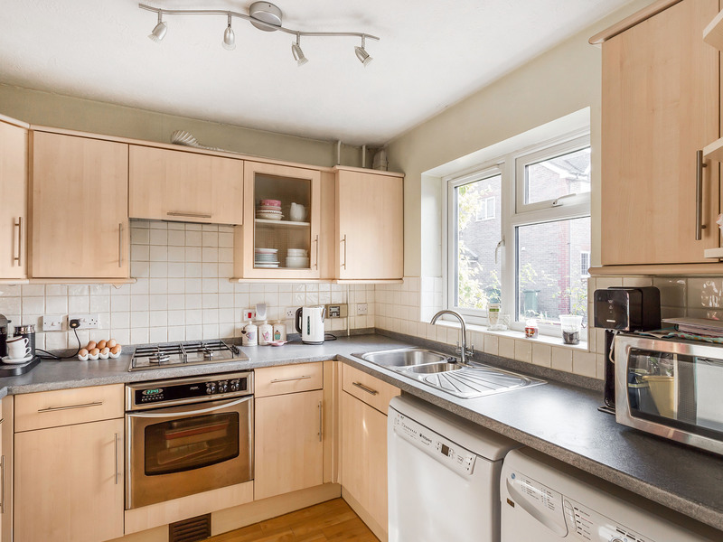 3 bed House - End Terrace For Sale in Horsham, West Sussex - 2