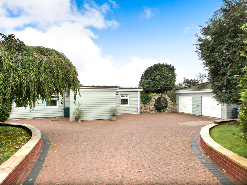 3 bed Bungalow - Detached For Sale in Salisbury, Wiltshire