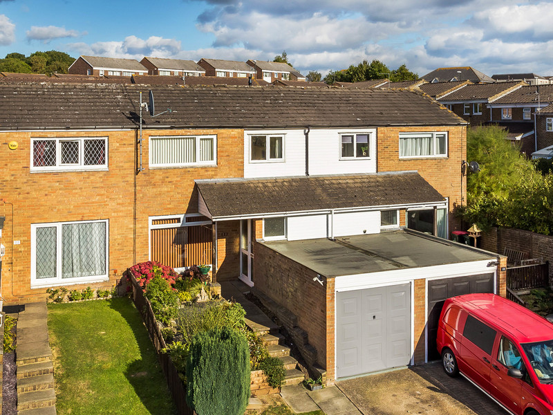 3 bed House - Terrace For Sale in Crawley, West Sussex