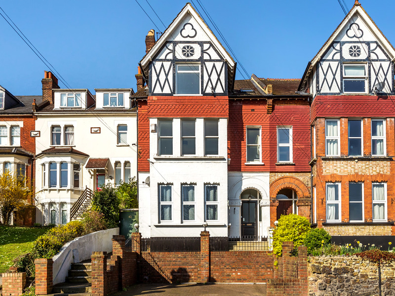 2 Bed Apartment For Sale in South Croydon