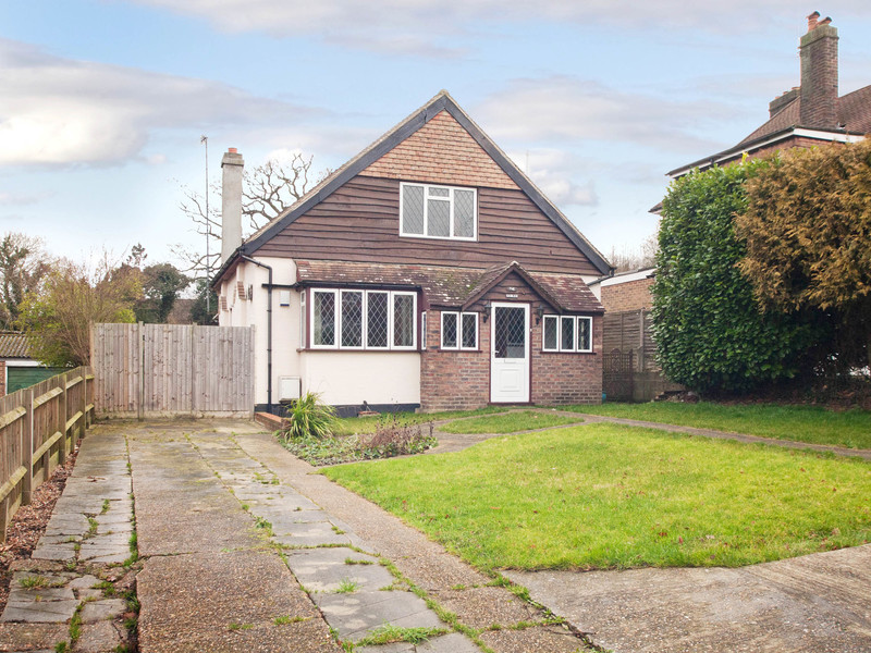 2 bed House - Detached For Sale in Godstone, Surrey