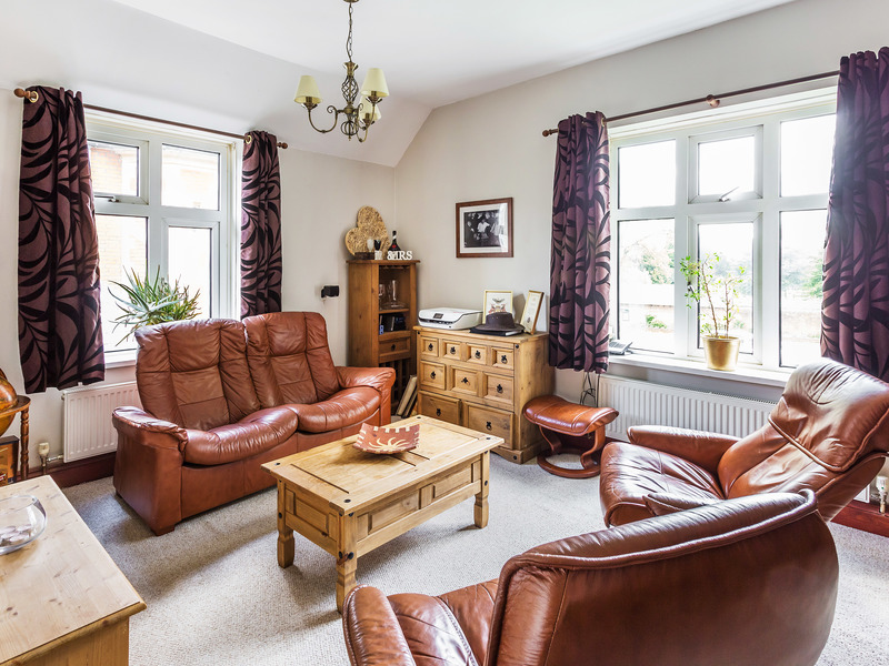 3 bed Apartment For Sale in Crawley, West Sussex - 2