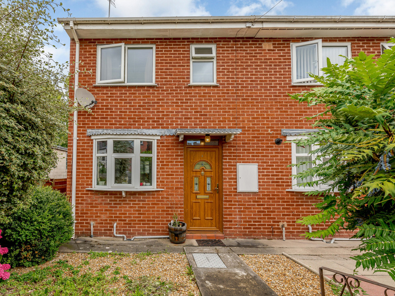 2 Bed House End Terrace For Sale in Wrexham