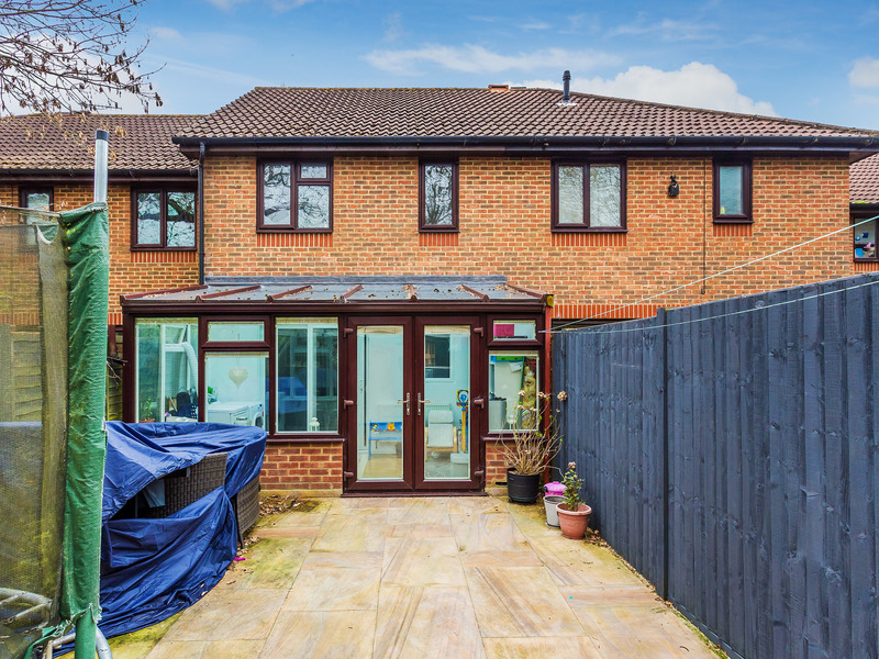 3 bed House - Terrace For Sale in Horley, Surrey