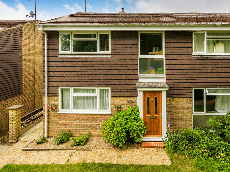 3 bed House - Semi For Sale in Crawley, West Sussex