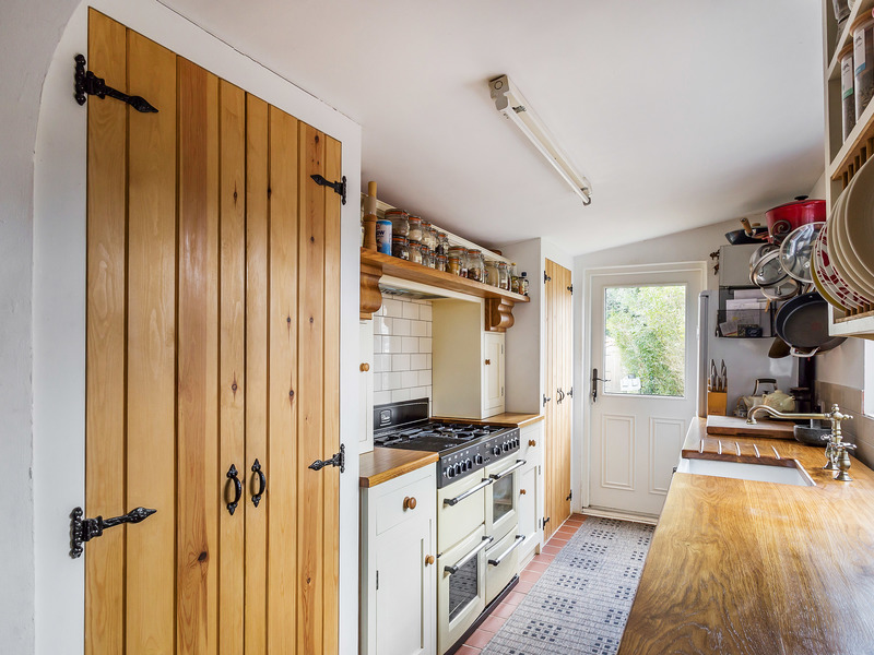 2 bed House - Terrace For Sale in Horley, Surrey - 3