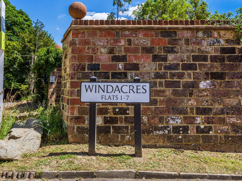 2 bed Apartment For Sale in Horley, Surrey