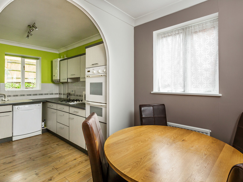 1 bed Apartment For Sale in Redhill, Surrey