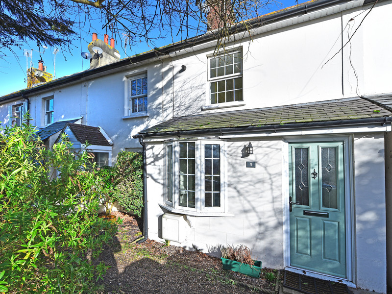 2 bed House - Terrace For Sale in Pulborough, West Sussex