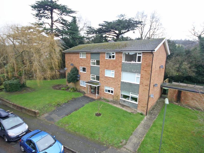 2 bed Apartment For Sale in Reigate, Surrey