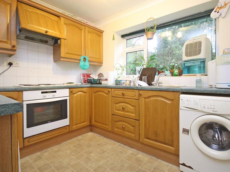 2 bed Apartment For Sale in Reigate, Surrey - 3