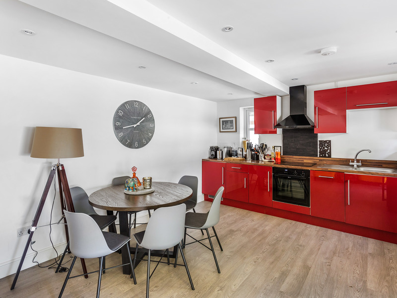 2 bed Apartment For Sale in Redhill, Surrey - 3