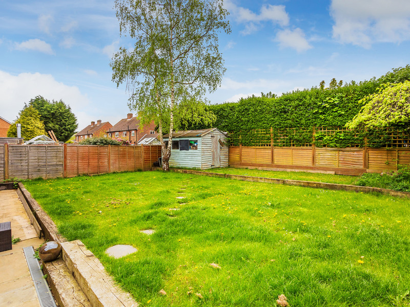 2 Bed Apartment For Sale in Caterham