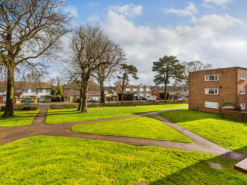 3 bed Apartment For Sale in Caterham, Surrey - 3
