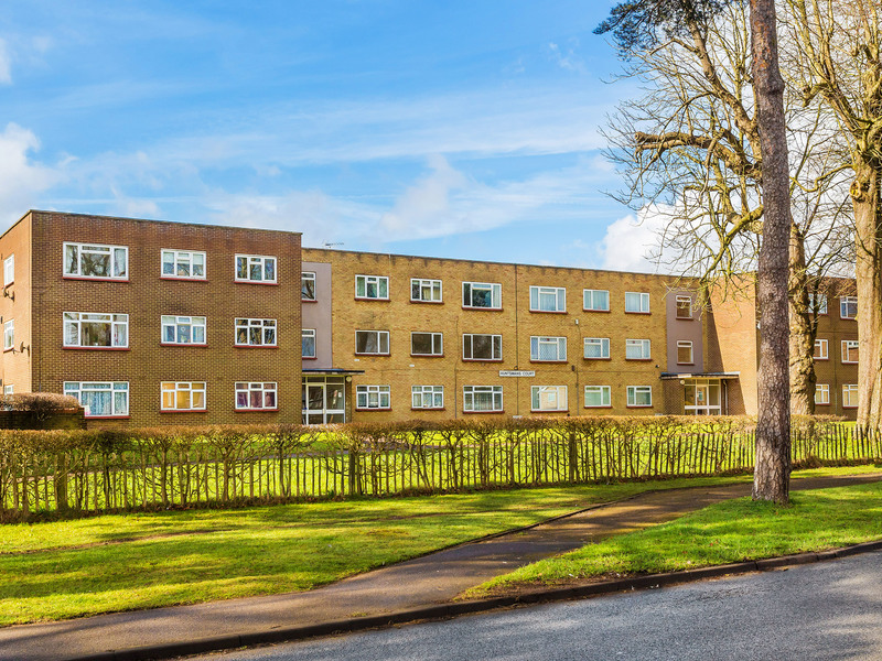 3 bed Apartment For Sale in Caterham, Surrey
