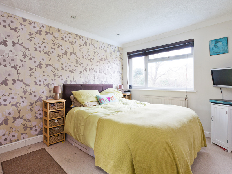 3 Bed House End Terrace For Sale in Banstead