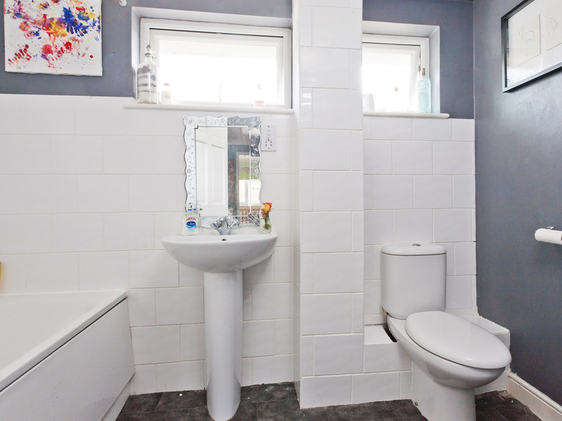 3 Bed House End Terrace For Sale in Banstead