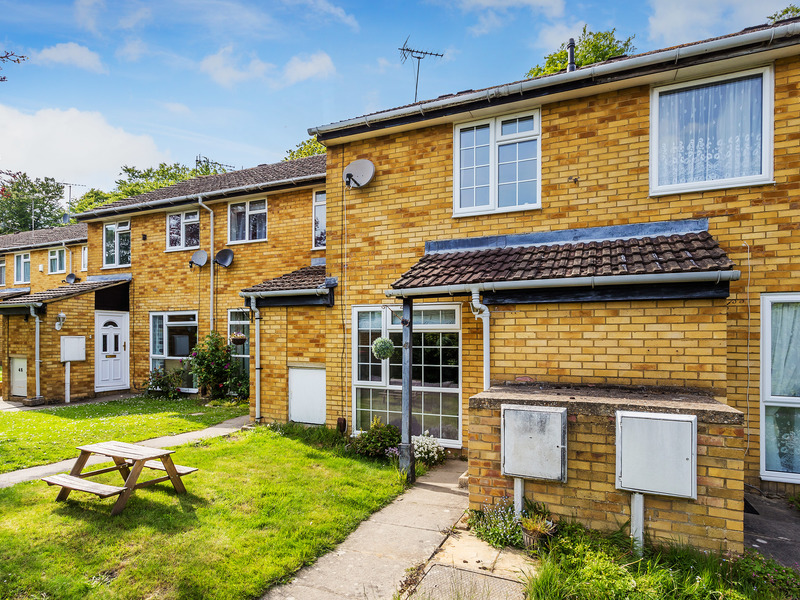 2 Bed House Terrace For Sale in Crawley