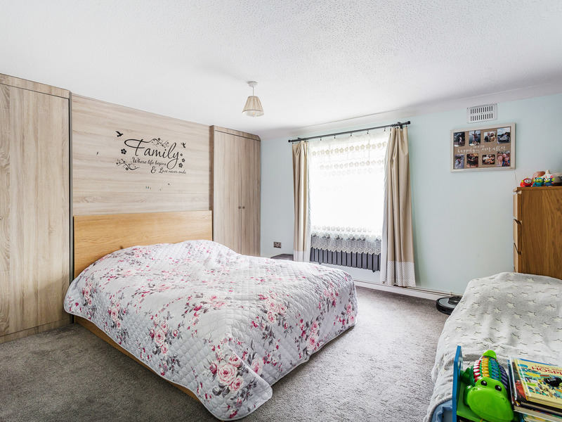 1 bed Apartment For Sale in Reigate, Surrey