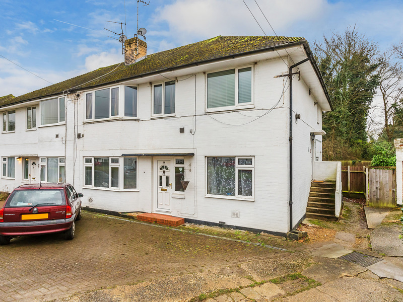 2 bed Apartment For Sale in Horley, Surrey