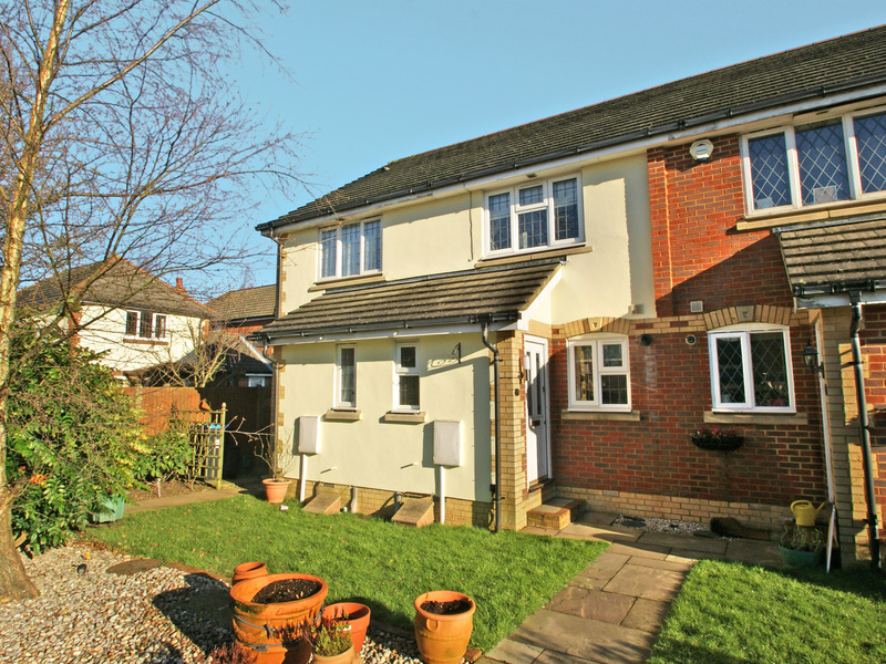 2 bed House - Terrace For Sale in Caterham, Surrey