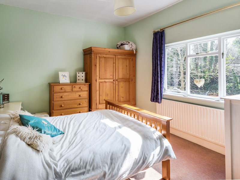 1 bed Apartment For Sale in Reigate, Surrey - 3