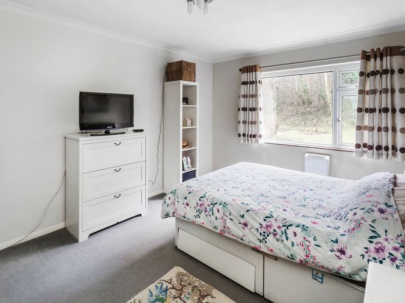 2 bed Apartment For Sale in Caterham, Surrey - 3