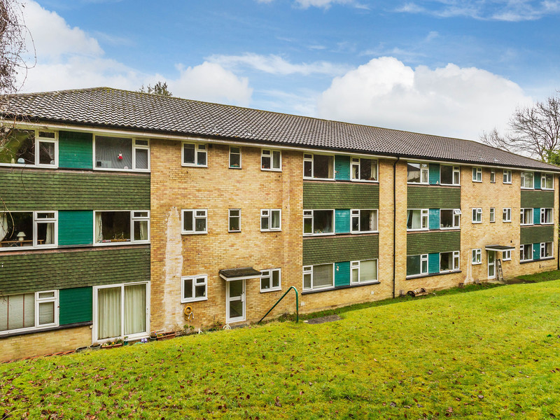 2 Bed Apartment For Sale in Caterham