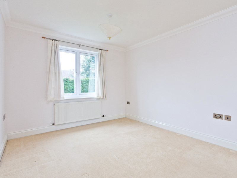2 bed Apartment For Sale in Caterham, Surrey - 3