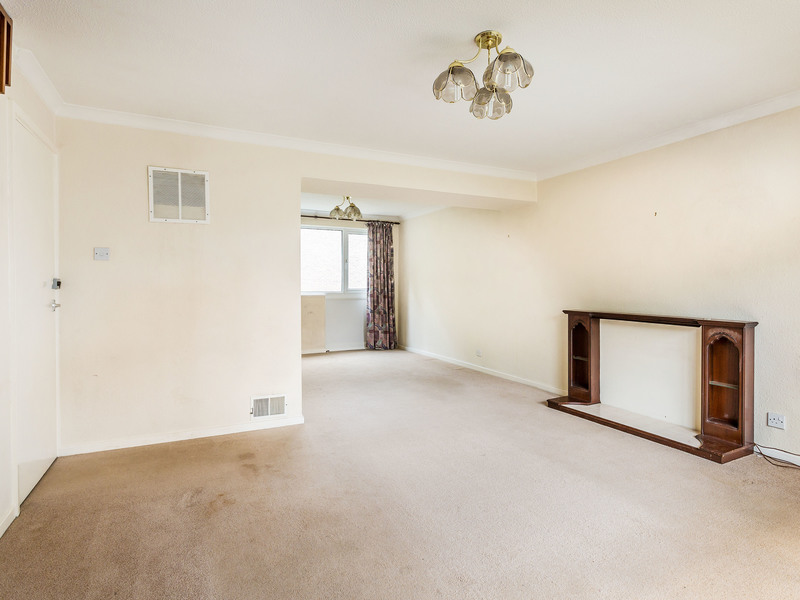 2 Bed Apartment For Sale in Reigate