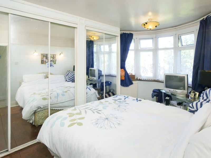 3 bed Bungalow - Detached For Sale in Caterham, Surrey - 2
