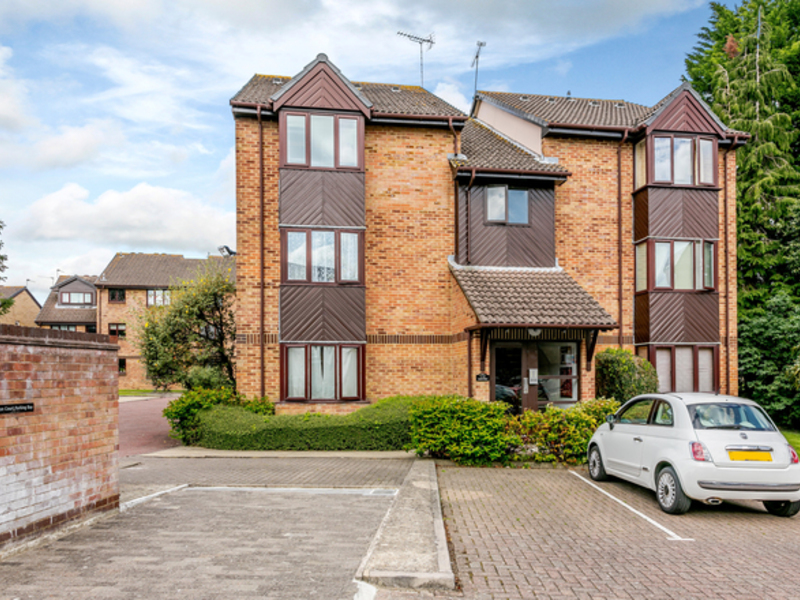 1 bed Studio For Sale in Horsham, West Sussex - 2