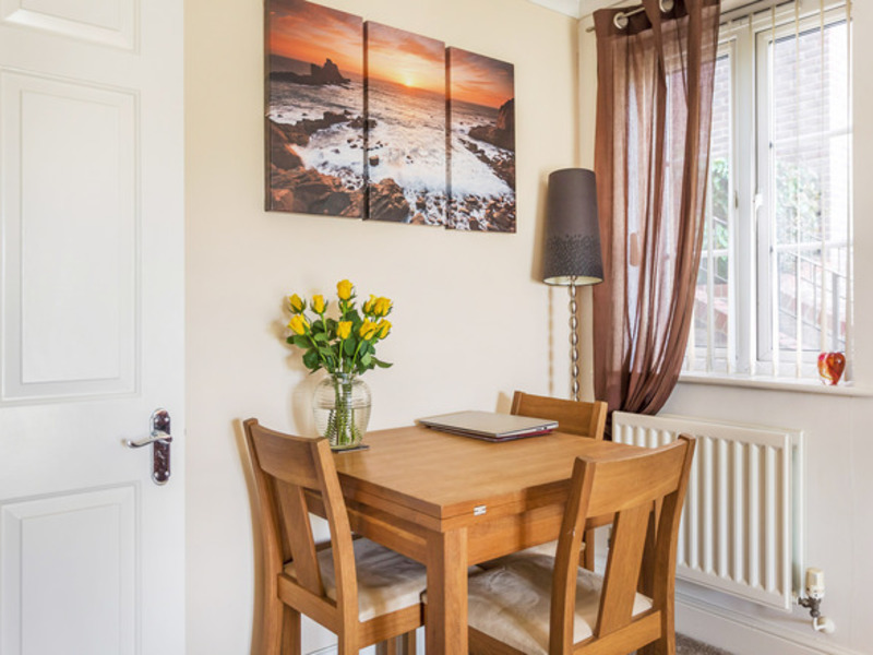 1 bed Apartment For Sale in Redhill, Surrey - 3