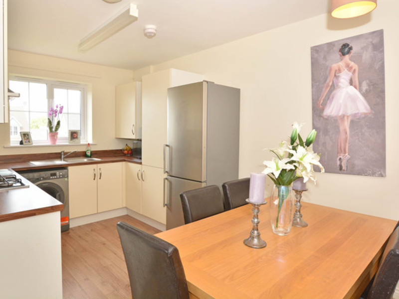 2 bed Apartment For Sale in Billingshurst, West Sussex - 3
