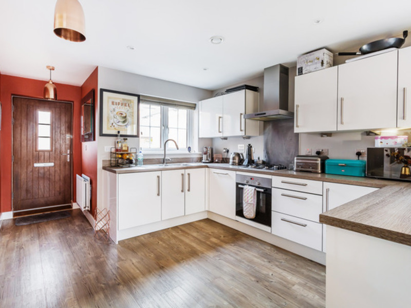 2 bed House - End Terrace For Sale in Horsham, West Sussex - 3