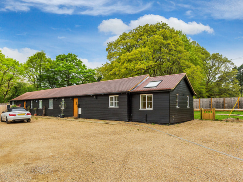 2 bed Bungalow - Semi For Sale in Billingshurst, West Sussex