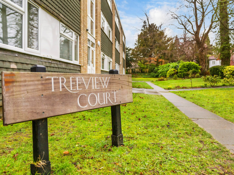 2 bed Apartment For Sale in Reigate, Surrey - 3