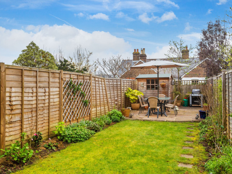 2 Bed For Sale in Reigate