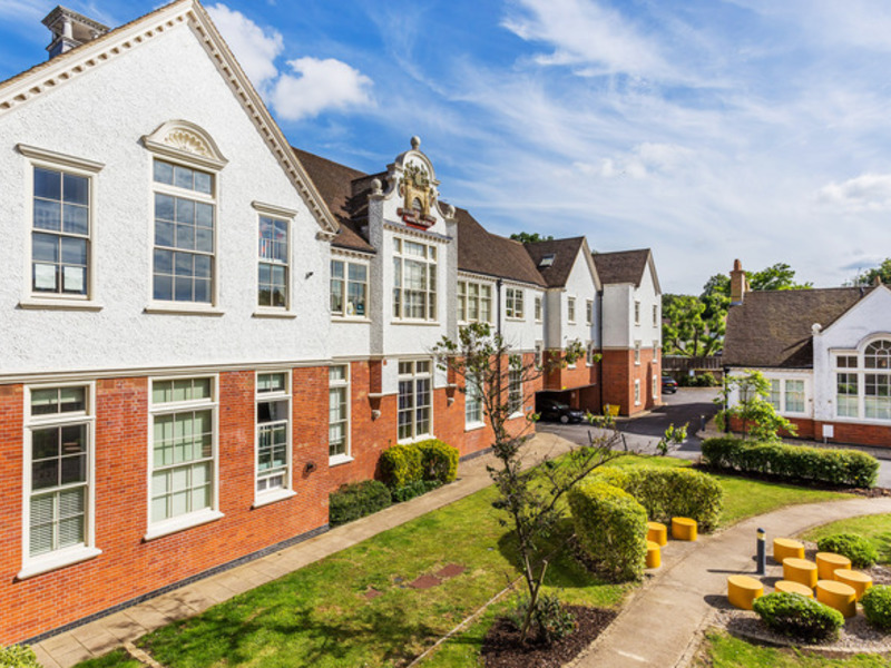 2 bed Apartment For Sale in Redhill, Surrey - 2