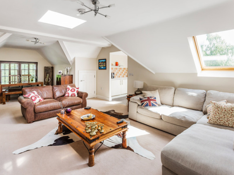 2 bed Apartment For Sale in Redhill, Surrey