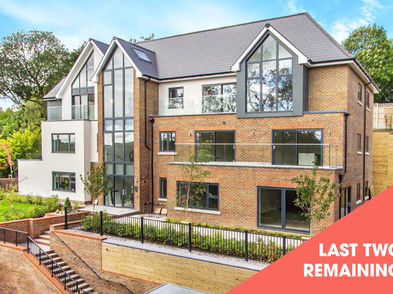 2 bed Apartment For Sale in Caterham, Surrey
