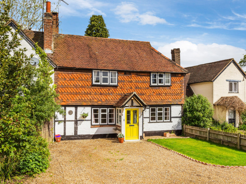 3 bed House - Terrace For Sale in Horley, Surrey