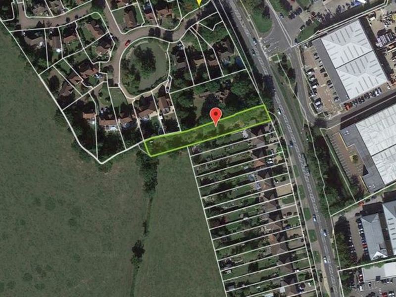 3 bed House - Detached For Sale in Redhill, Surrey - 2