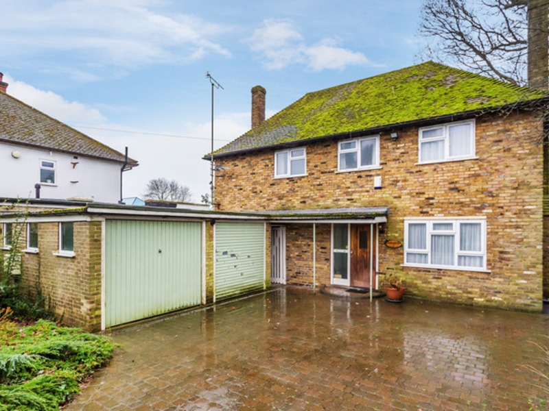 3 bed House - Detached For Sale in Redhill, Surrey