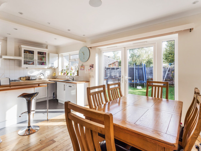 3 bed House - Semi For Sale in Reigate, Surrey - 2