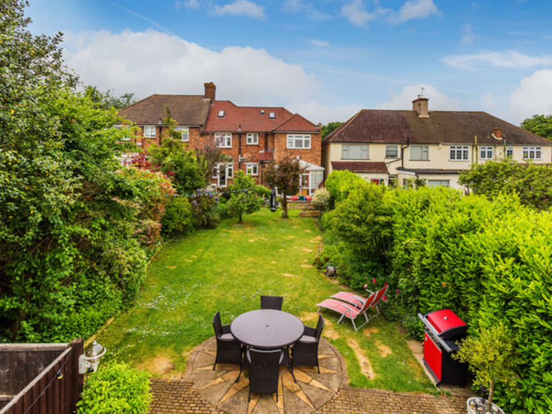 4 bed House - Semi For Sale in South Croydon, Surrey