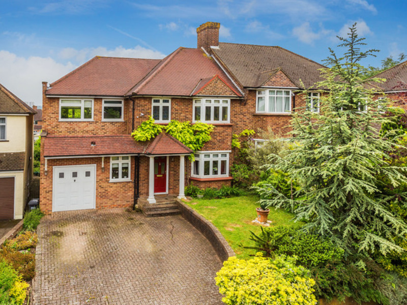 4 bed House - Semi For Sale in South Croydon, Surrey - 2